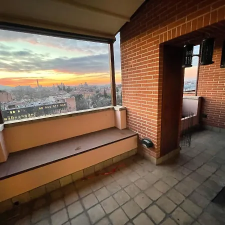 Attico Con Vista Spettacolare E Jacuzzi Apartment Bologna Exterior photo