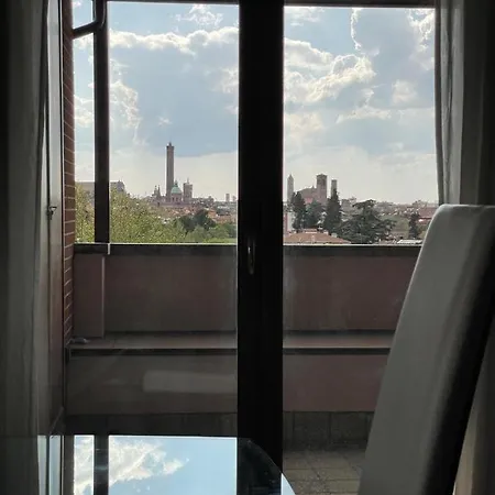 Attico Con Vista Spettacolare E Jacuzzi Apartment Bologna Exterior photo