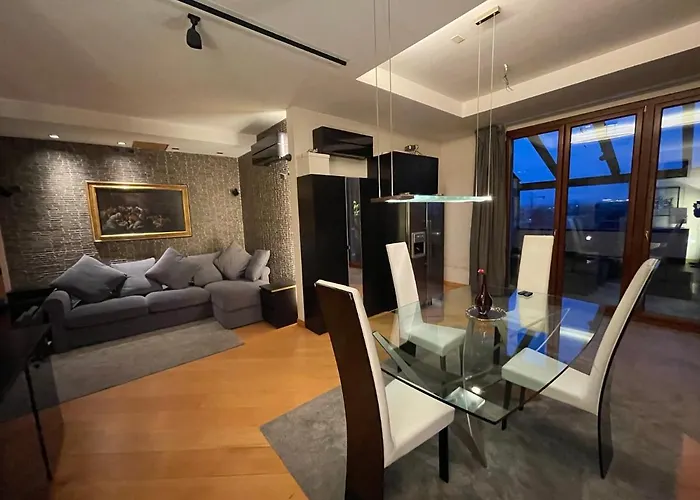 Attico Con Vista Spettacolare E Jacuzzi