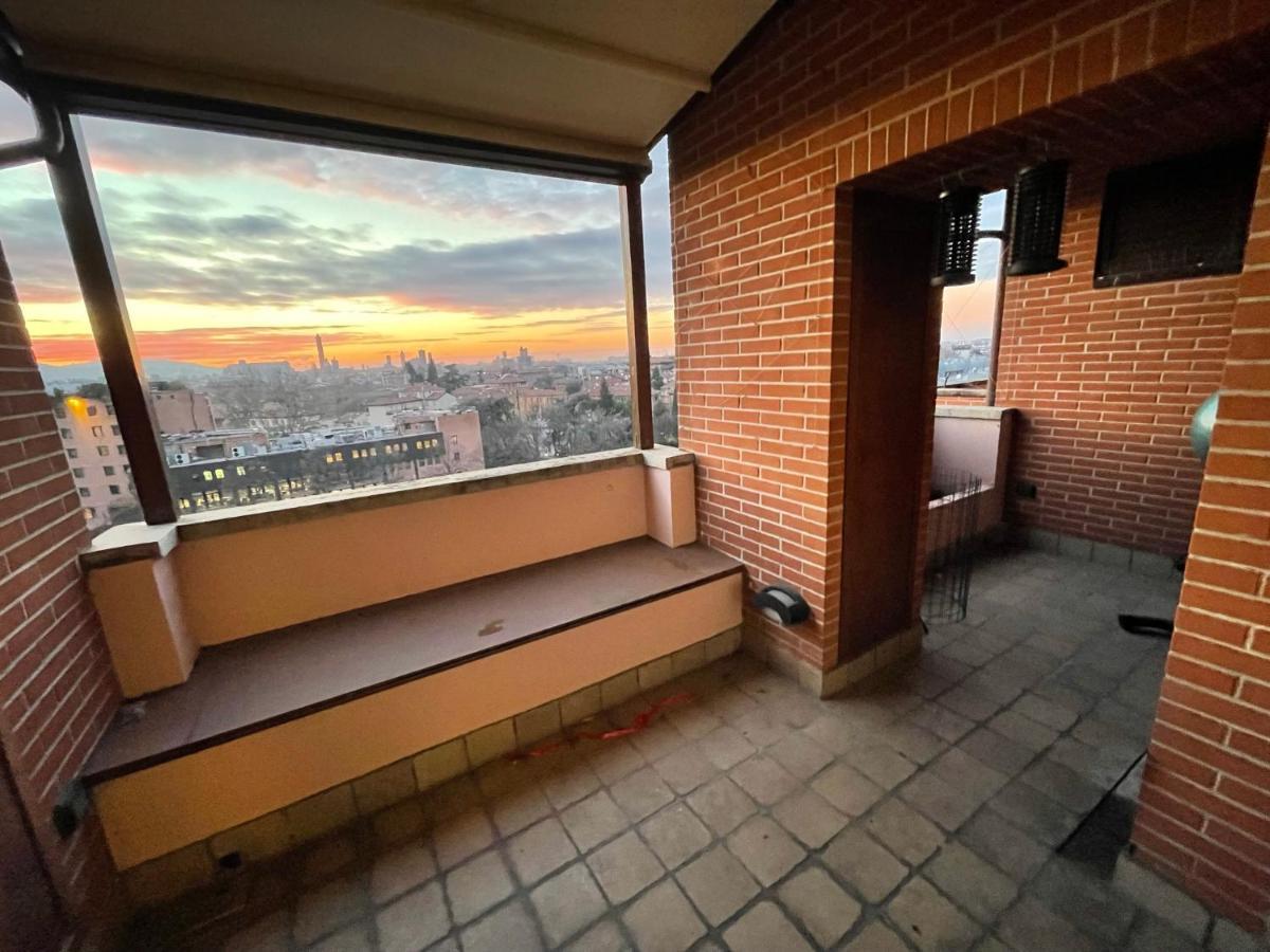 Attico Con Vista Spettacolare E Jacuzzi Apartment Bologna