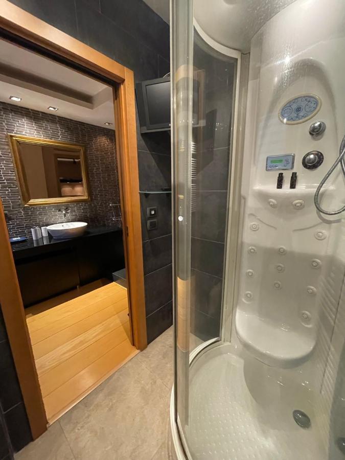 Attico Con Vista Spettacolare E Jacuzzi * Bologna